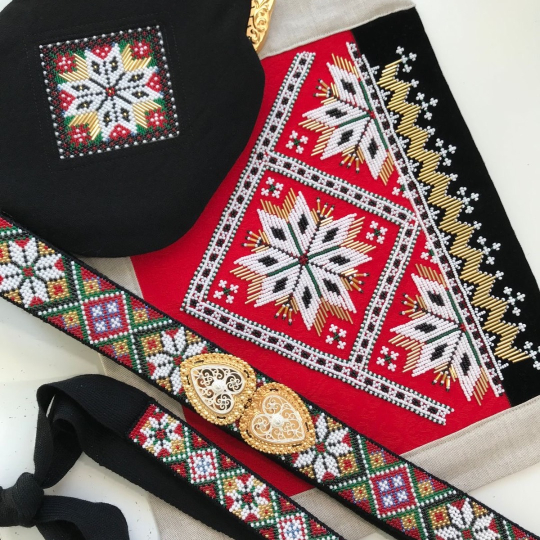 Bunad beads